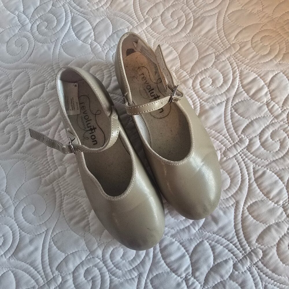 Revolution Girls Tap Dance Shoes Size 3.0A (8 inches) - Beige - Good Used Cond